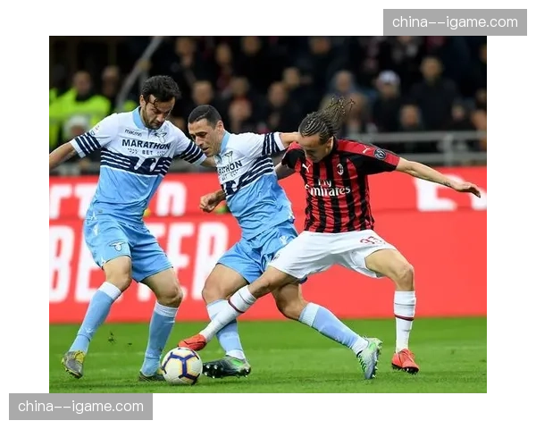 意甲最新战报：AC米兰2-1绝杀拉齐奥，莱奥补时阶段献助攻