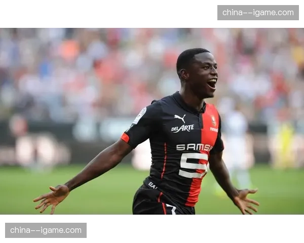 通讯：洛里昂在少一人情况下，依靠顽强防守逼平对手